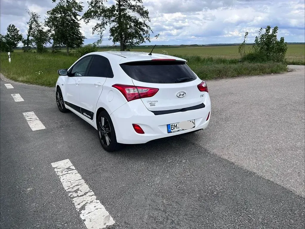 Gebraucht Hyundai i30 Classic 99 PS (72 kW) 2013 Weiß Limousine