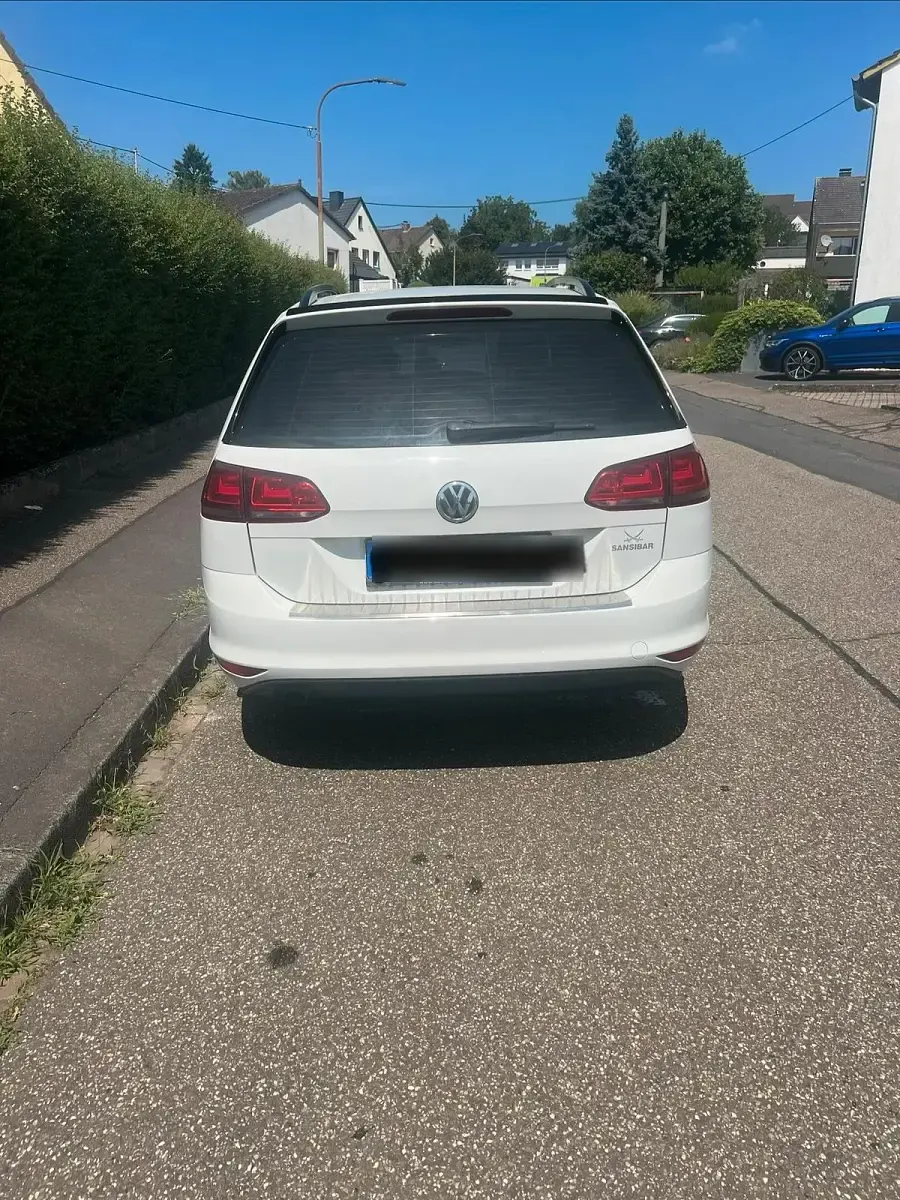 Gebraucht VW Golf VII 110 PS (80 kW) 2015 Weiß Kombi