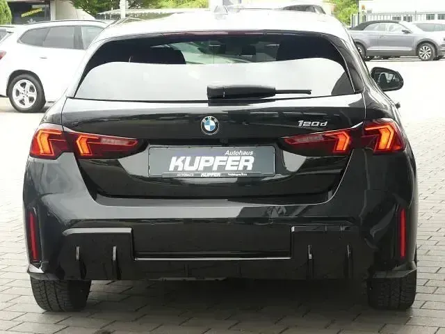 Gebraucht BMW 120 Performance 163 PS (119 kW) 2025 Schwarz Kleinwagen
