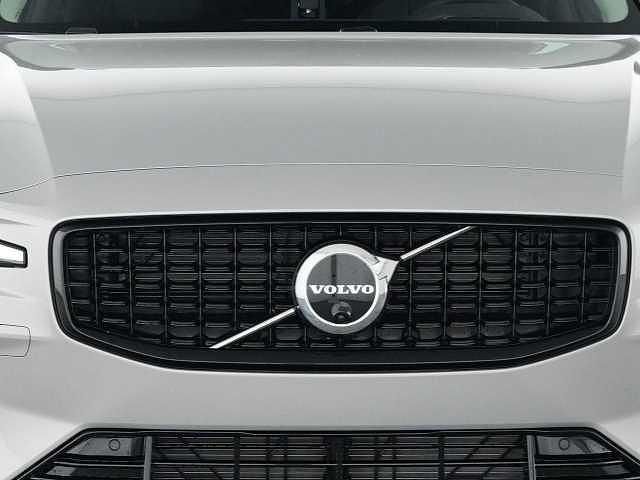 Gebraucht Volvo V60 145 PS (106 kW) 2025 Kombi