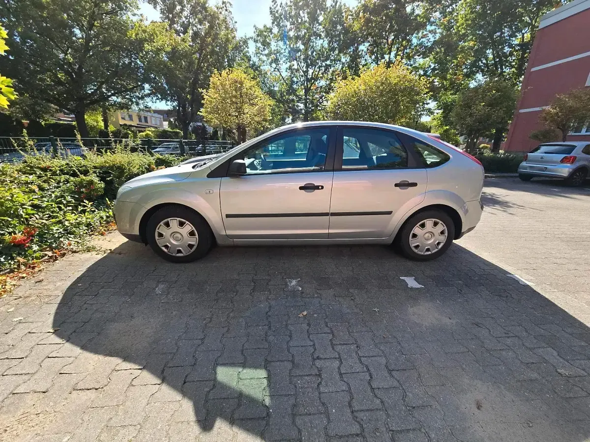Gebraucht Ford Focus 101 PS (74 kW) 2006 Grau Limousine