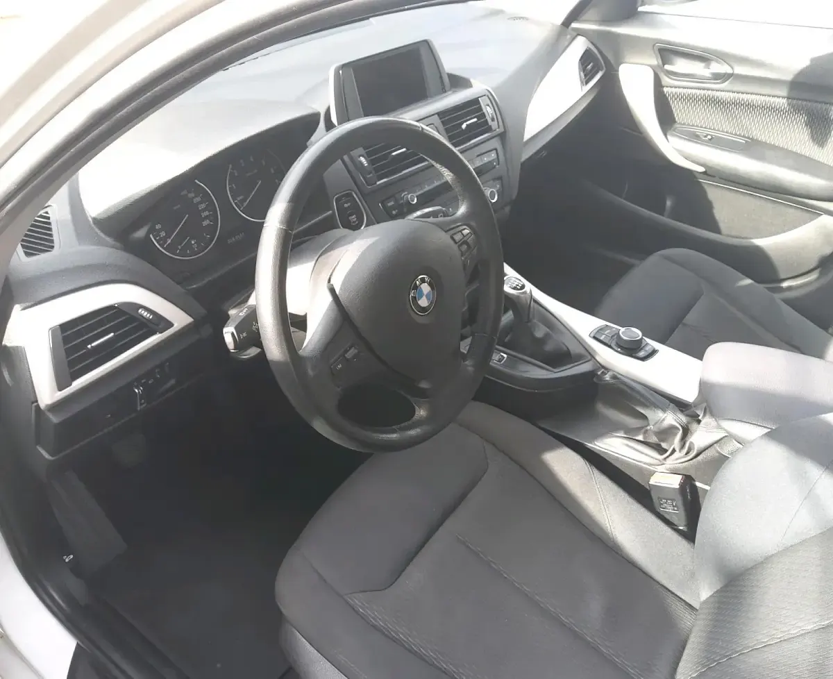 Gebraucht BMW 116 136 PS (100 kW) 2014 Weiß Kleinwagen