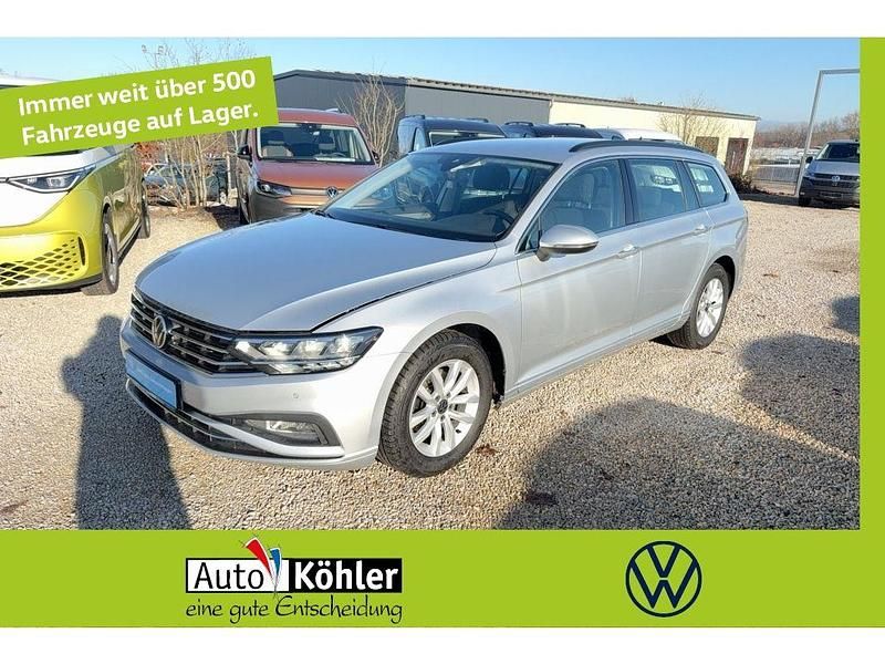 Reflexsilber (metallic) Gebraucht 2021 VW Passat Business Kombi | 17.480 € (Fairer Preis) - Bild 1/3