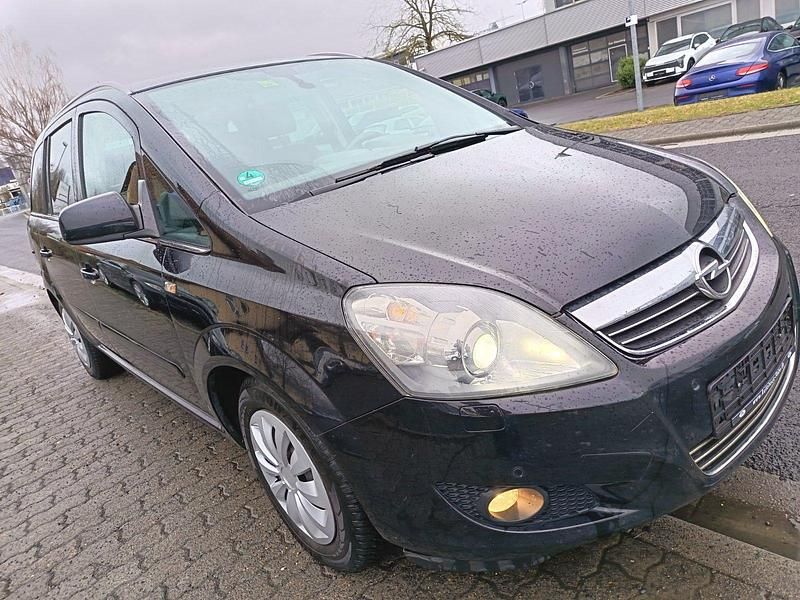 Gebraucht Opel Zafira Edition 140 PS (102 kW) 2011 Schwarz Van / Kleinbus
