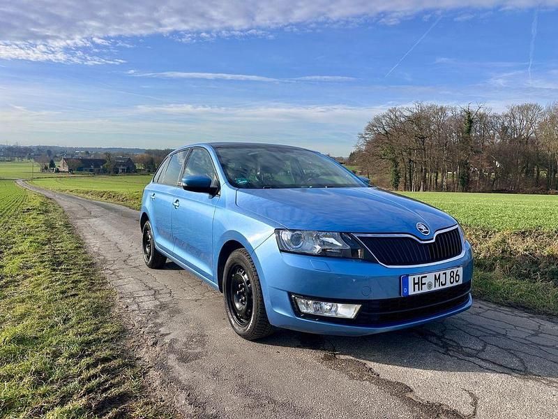 Gebraucht Skoda Rapid Joy 90 PS (66 kW) 2016 Blau Limousine