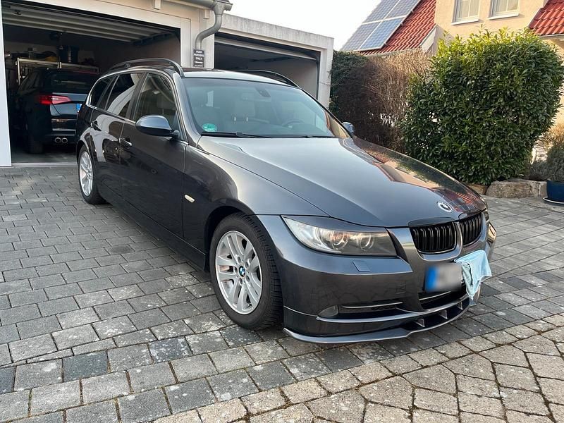 Gebraucht BMW 325 218 PS (160 kW) 2007 Grau Kombi