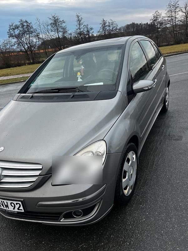 Gebraucht Mercedes B200 140 PS (102 kW) 2007 Andere farben Van / Kleinbus