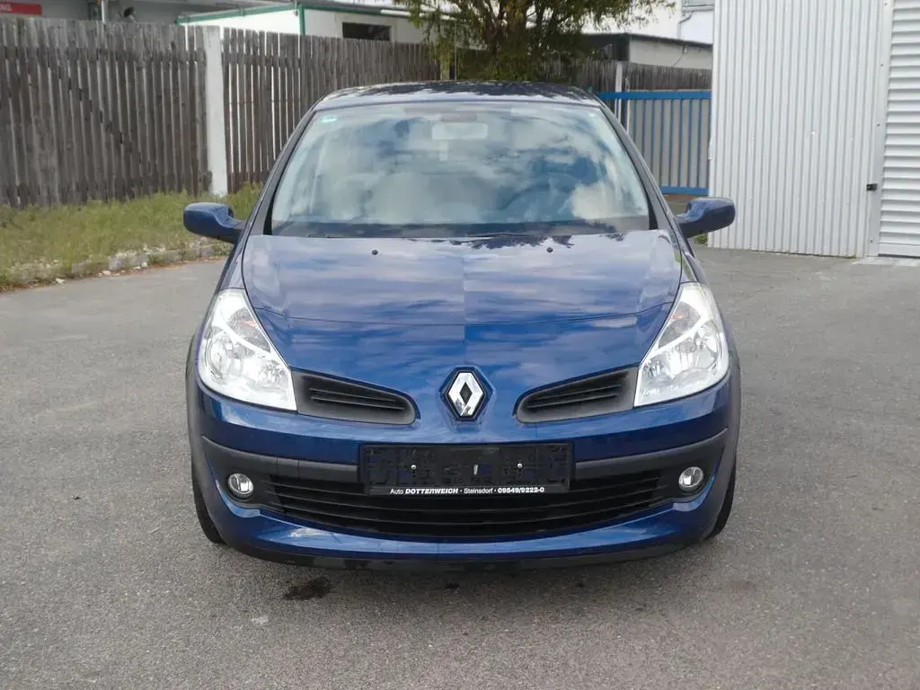 Occasion Renault Clio III Privilege 111 ch (81 kW) 2006 Bleue Berline