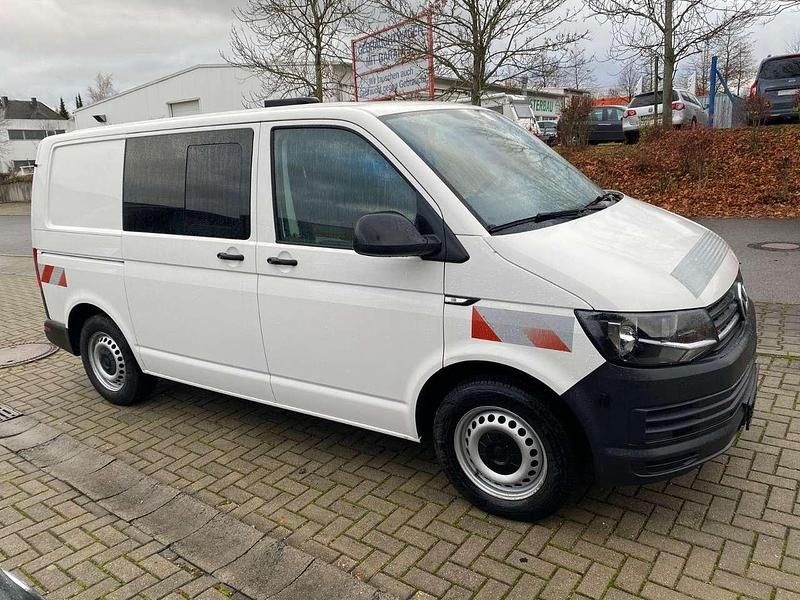 Candyweiss Gebraucht 2016 VW Transporter Basis Van | 12.599 € - Bild 1/4