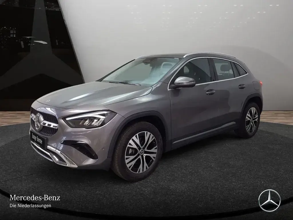 Gebraucht Mercedes GLA200 Progressive 150 PS (110 kW) 2025 Grau SUV