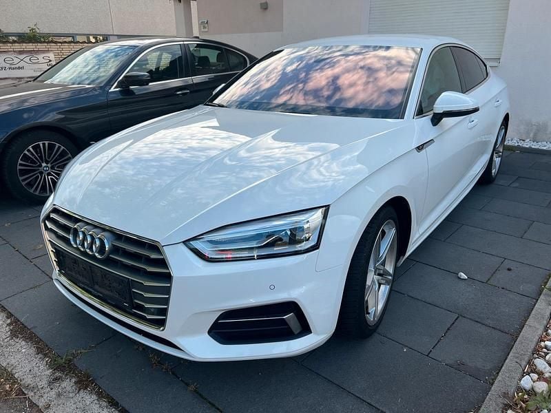 Weiß Gebraucht 2018 Audi A5 Sportback S-Line Limousine | 15.900 € (Guter Preis) - Bild 1/4