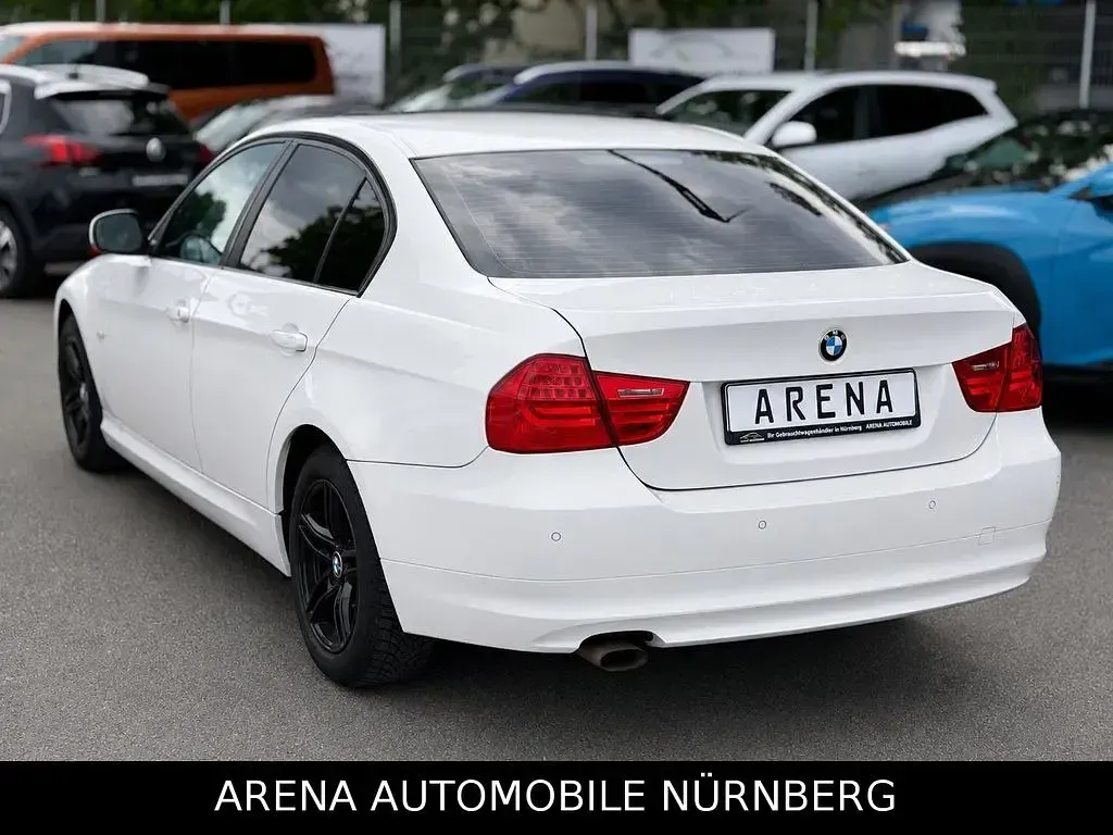 Gebraucht BMW 316 Sport Line 116 PS (85 kW) 2011 Weiß Limousine