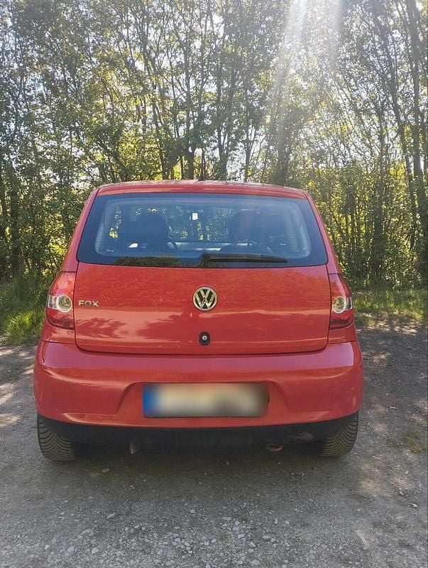 Second-hand VW Fox 54 CP (39 kW) 2009 Roșu Hatchback