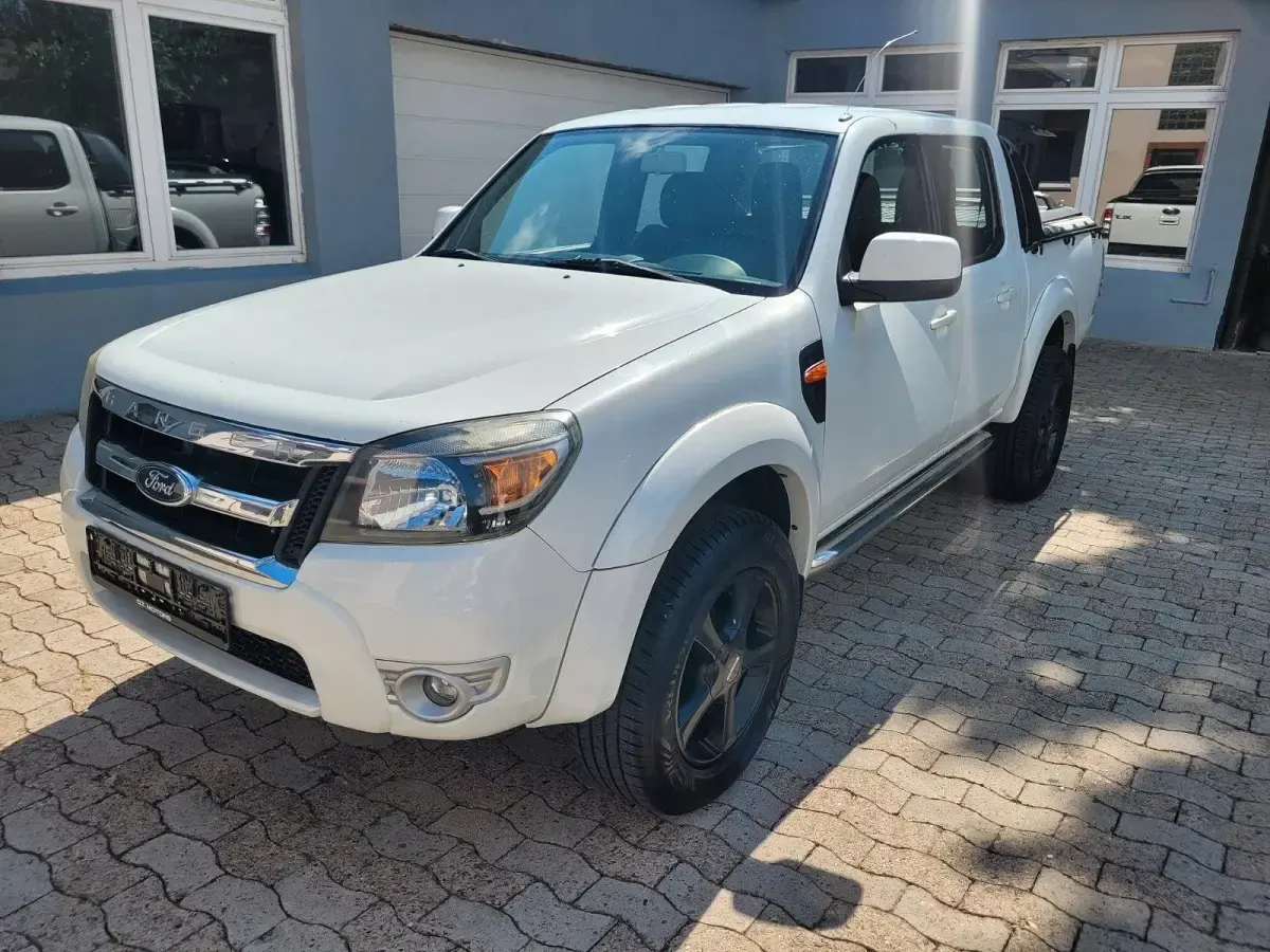 Gebraucht Ford Ranger XLT 143 PS (105 kW) 2011 Alaskaweiß Pickup