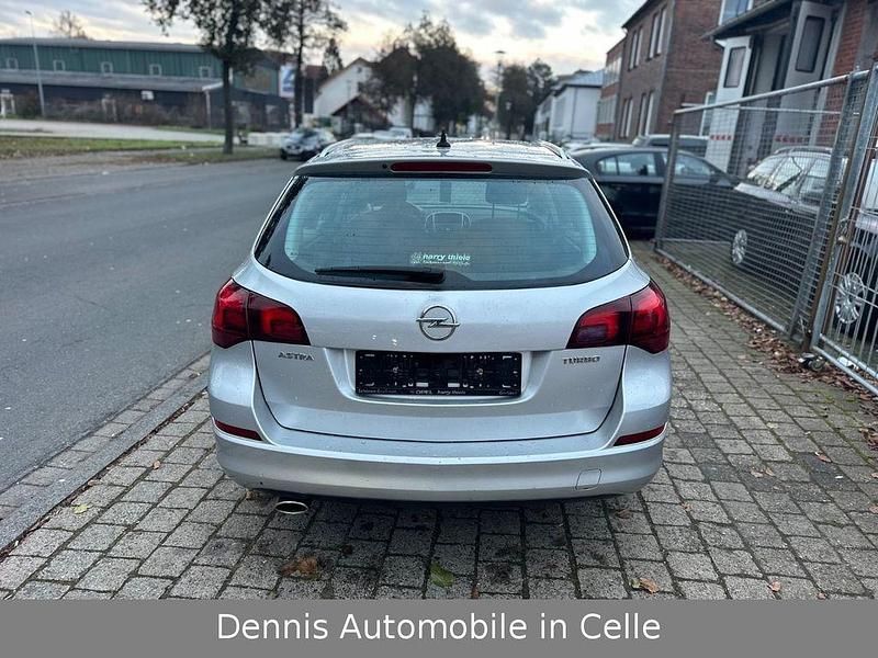 Gebraucht Opel Astra Innovation 140 PS (102 kW) 2011 Silber Kombi