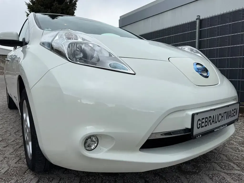 Gebraucht Nissan Leaf Acenta 80 kW (109 PS) 2016 Weiß Kleinwagen