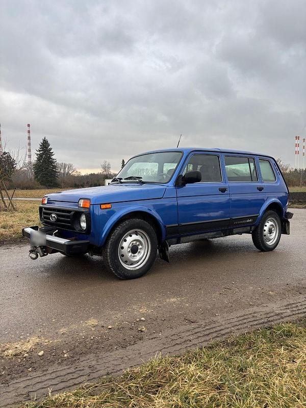 Second-hand Lada niva 83 CP (61 kW) 2019 Albastru SUV