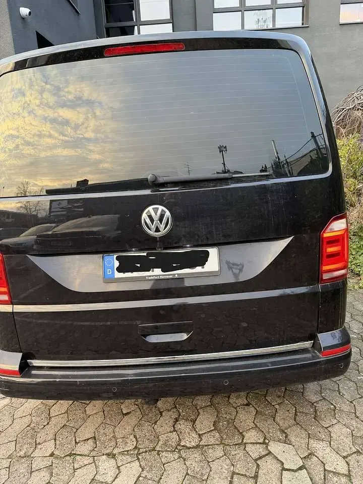 Gebraucht VW Multivan Highline 204 PS (150 kW) 2017 Schwarz Van / Kleinbus