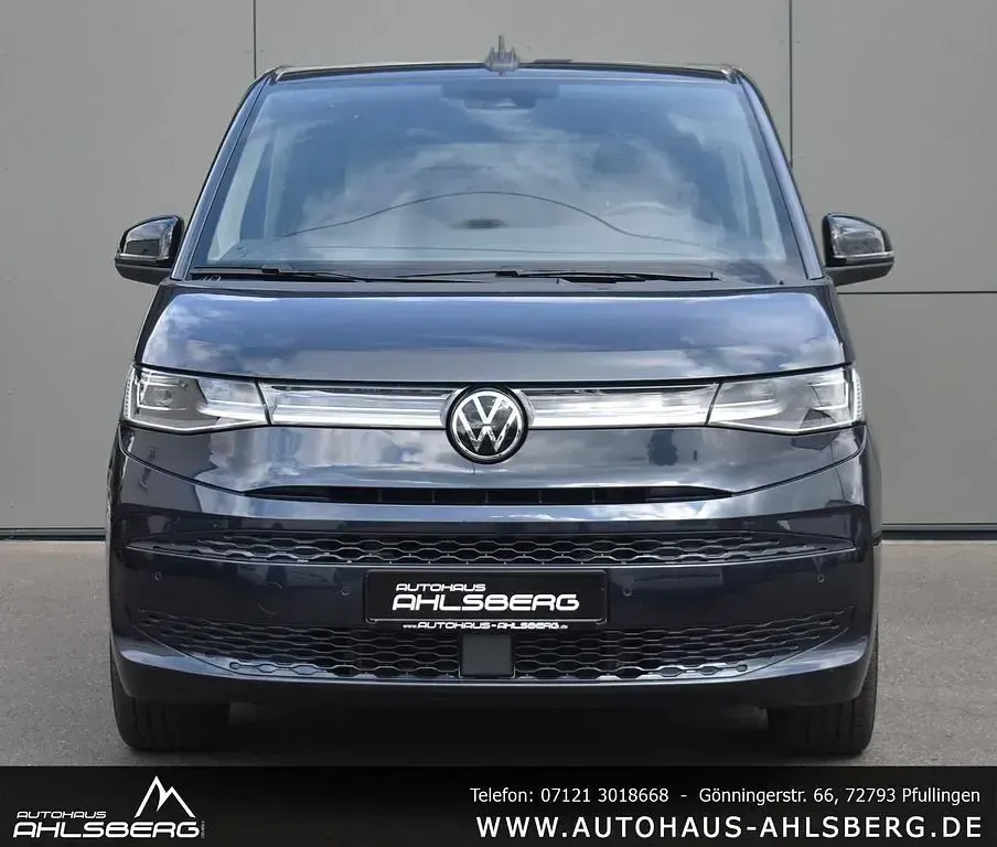 Gebraucht VW Multivan Edition 150 PS (110 kW) 2023 Starlight blue Van / Kleinbus
