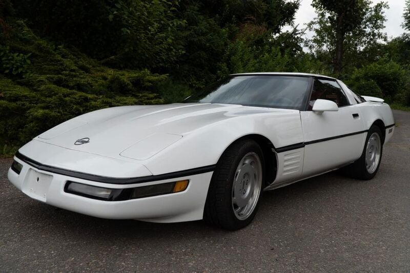 Weiß Gebraucht 1986 Corvette C4 Coupé | 11.200 € - Bild 1/4