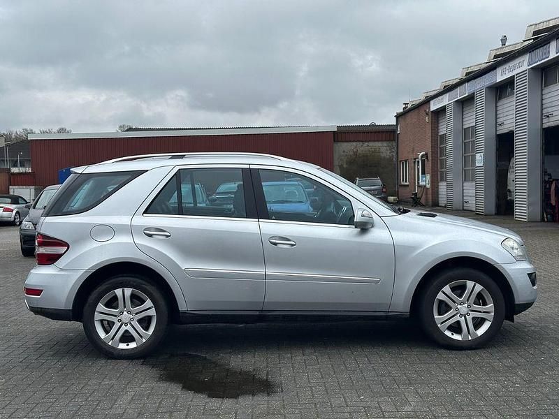 Gebraucht Mercedes ML320 Sport 224 PS (164 kW) 2009 Silber SUV