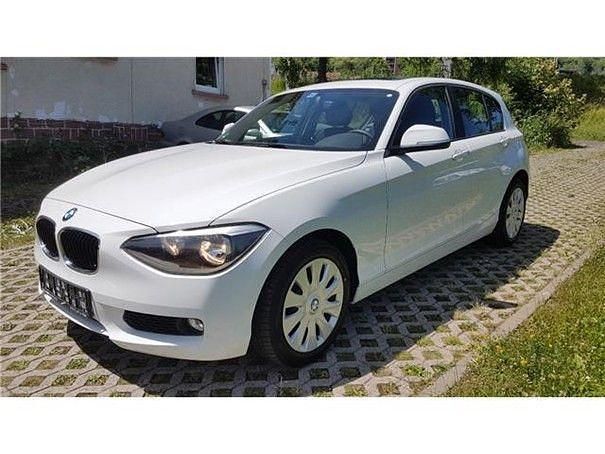Gebraucht BMW 114 102 PS (75 kW) 2014 Weiß Kleinwagen