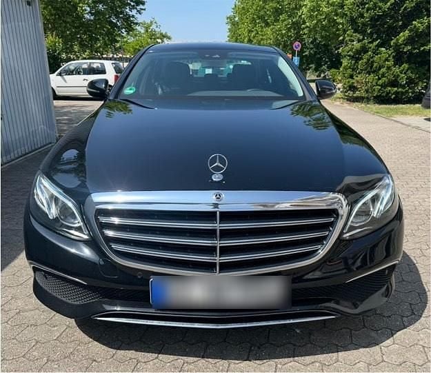 Schwarz Gebraucht 2017 Mercedes E200 Exclusive Limousine | 20.450 € (Fairer Preis) - Bild 1/4