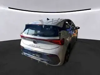 Używany Cupra Born 150 kW (204 KM) 2023 Srebrny Hatchback