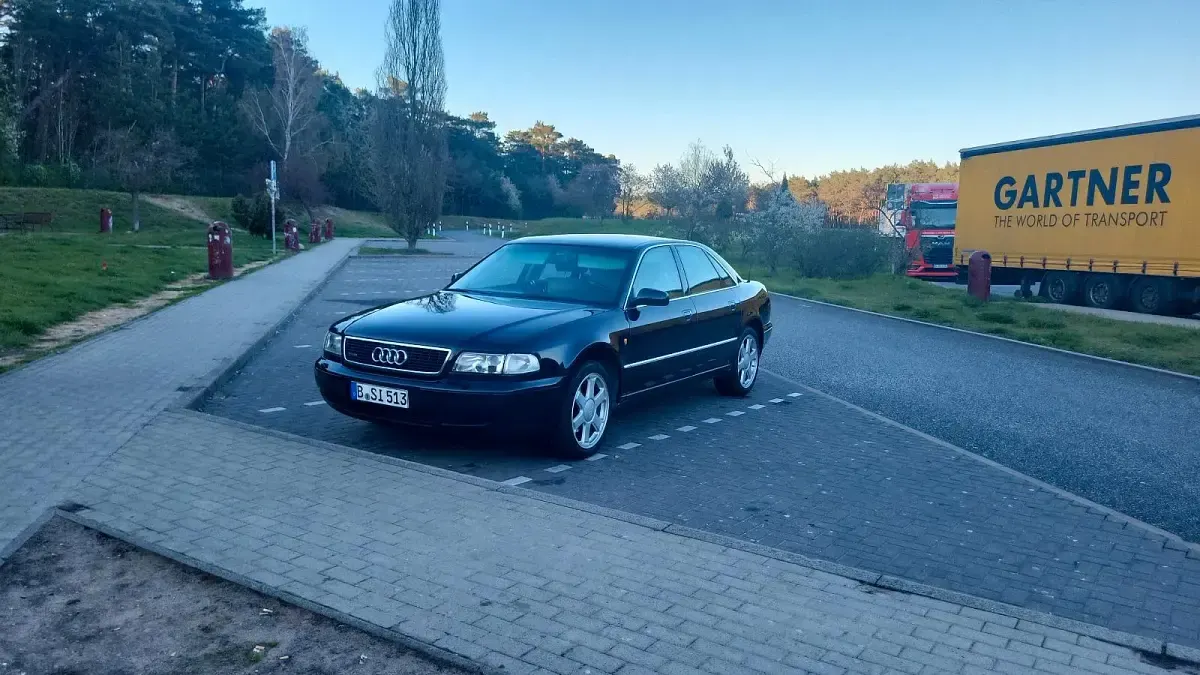 Brugt Audi A8 150 HK (110 kW) 1997 Blå Sedan