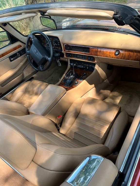 Käytetty Jaguar XJS 232 HP (170 kW) 1993 Punainen Avoauto