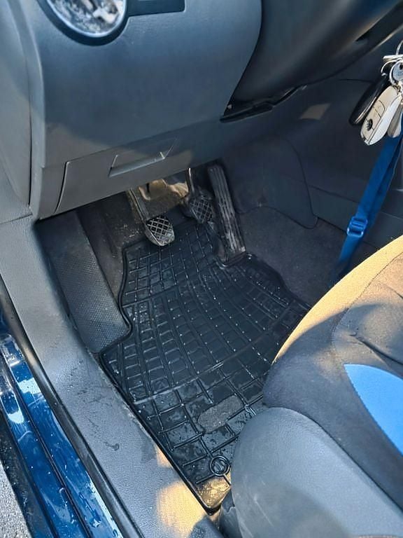 Gebraucht VW Touran Trendline 102 PS (75 kW) 2005 Blau Van / Kleinbus