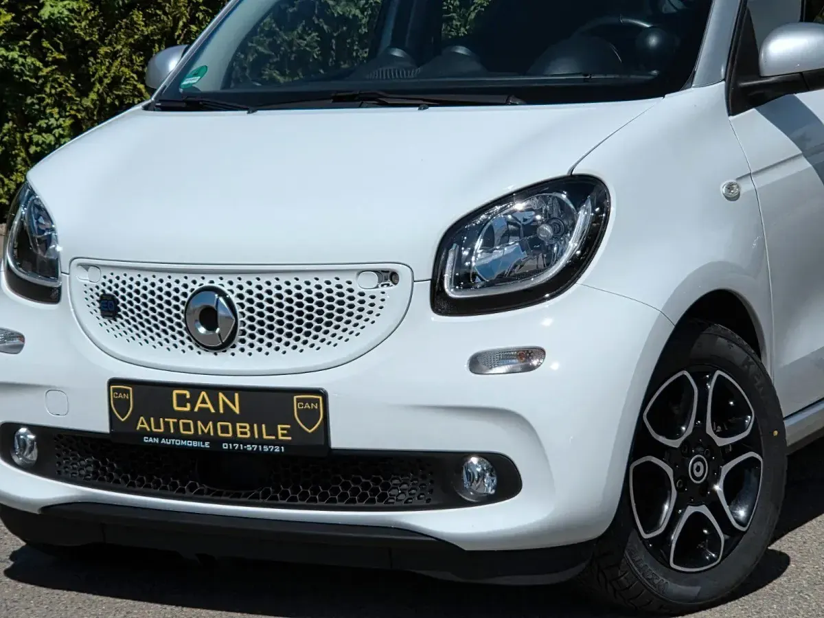 Gebraucht Smart ForFour Electric Drive Passion 60 kW (82 PS) 2018 Weiß Kleinwagen