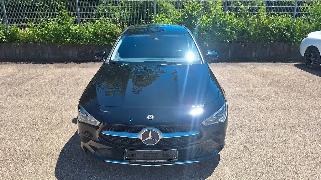 Gebraucht Mercedes CLA200 Shooting Brake Edition 163 PS (119 kW) 2020 Schwarz Kombi