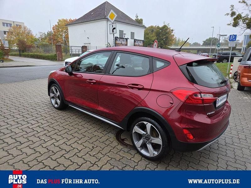 Gebraucht Ford Fiesta Active 86 PS (63 kW) 2018 Rot Kleinwagen