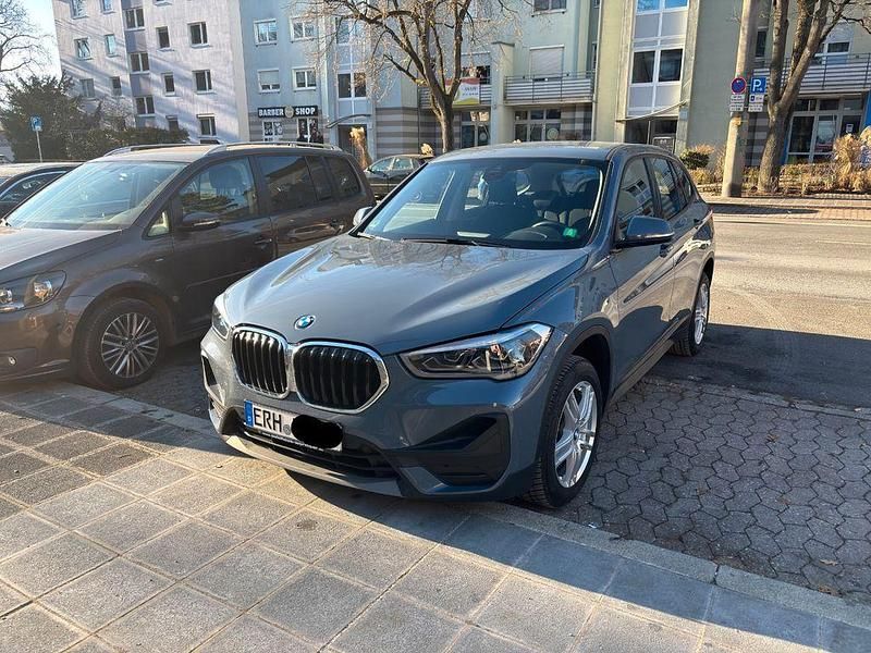 Grau Gebraucht 2021 BMW X1 Advantage SUV | 23.999 € (Fairer Preis) - Bild 1/4