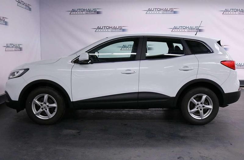 Gebraucht Renault Kadjar Life 131 PS (96 kW) 2016 Gletscherweiss SUV