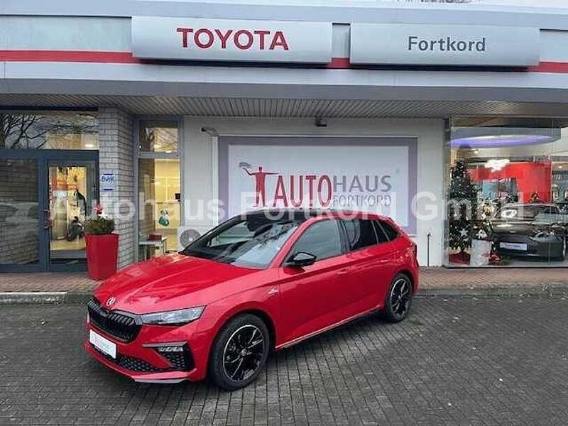 Velvet rot metallic Gebraucht 2024 Skoda Scala Monte Carlo Kleinwagen | 27.300 € (Etwas zu teuer) - Bild 1/4
