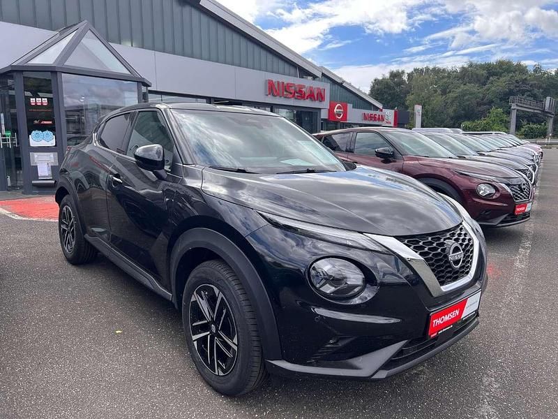 Neu Nissan Juke N-Connecta 114 PS (83 kW) 2025 Pearl black SUV