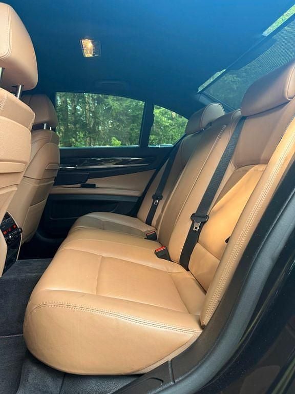 Gebraucht BMW 750 381 PS (280 kW) 2013 Schwarz Limousine