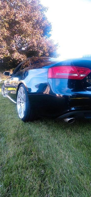 Schwarz Gebraucht 2011 Audi A5 S-Line Coupé | 10.900 € (Fairer Preis) - Bild 1/4