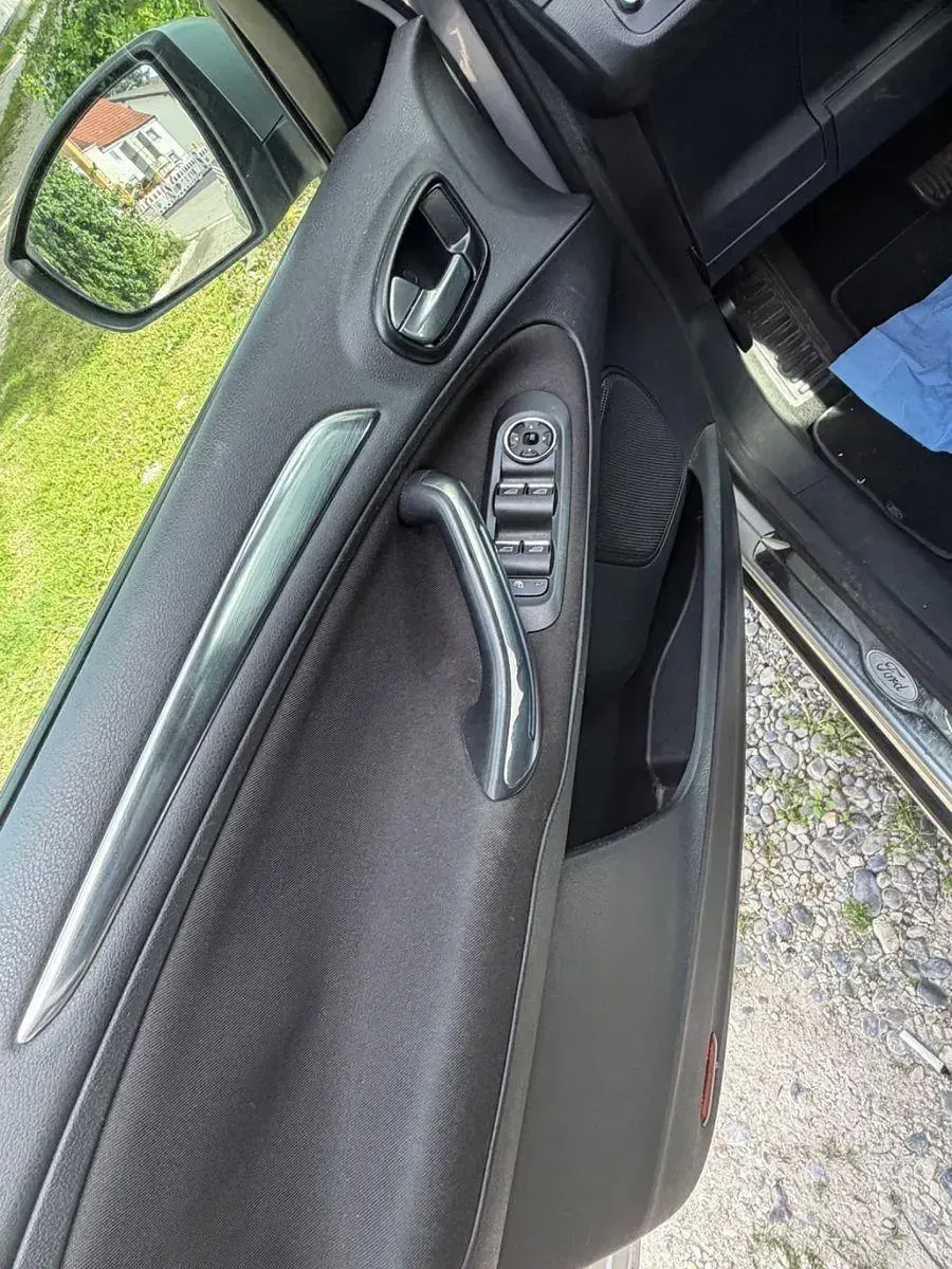 Gebraucht Ford S-MAX S 140 PS (102 kW) 2011 Silber Van / Kleinbus