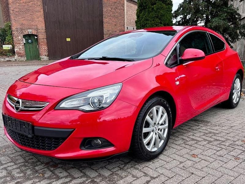 Gebraucht Opel Astra GTC 140 PS (102 kW) 2015 Rot Limousine