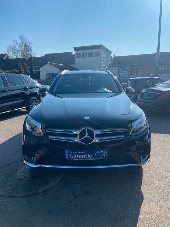 Schwarz Gebraucht 2015 Mercedes GLC250 AMG line SUV | 28.800 € (Guter Preis) - Bild 1/4