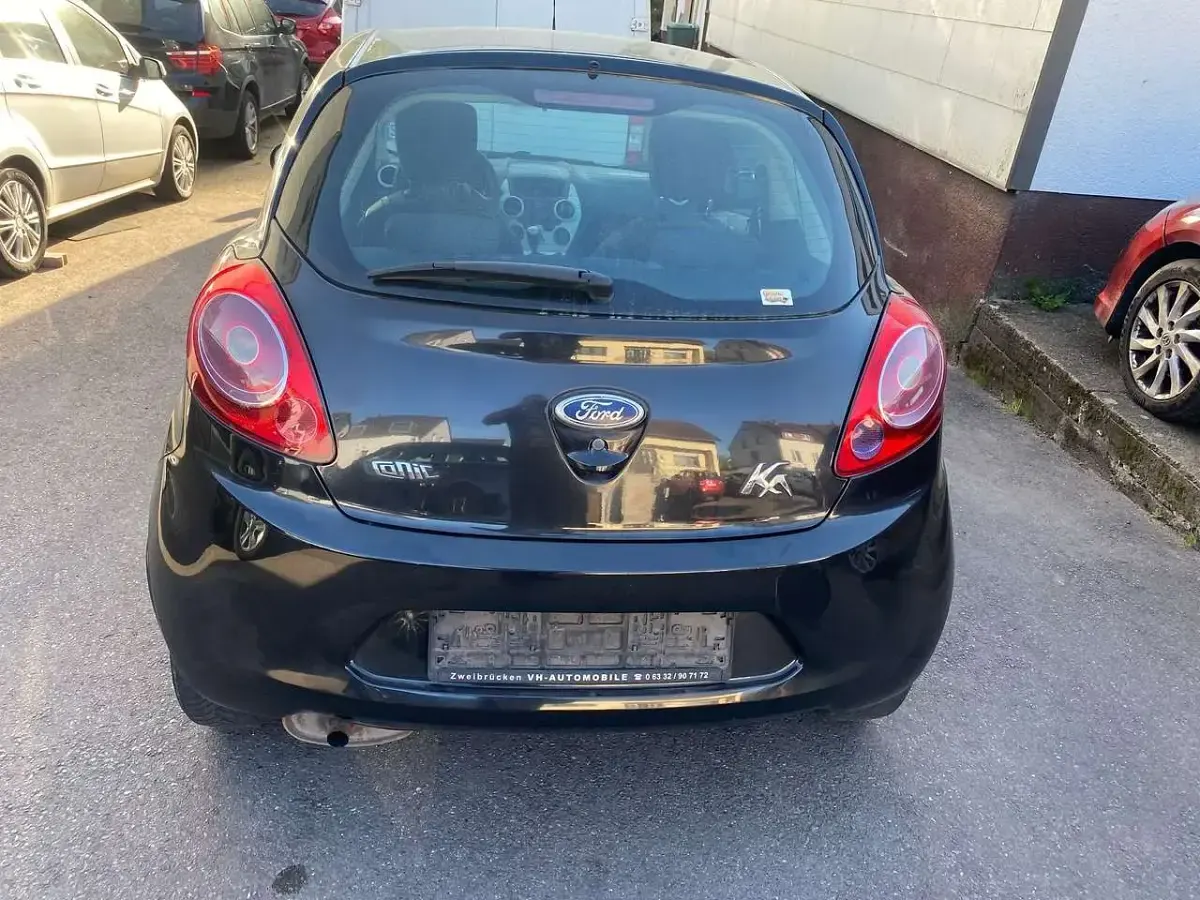 Gebraucht Ford Ka Trend 69 PS (50 kW) 2012 Midnightschwarz metallic Kleinwagen