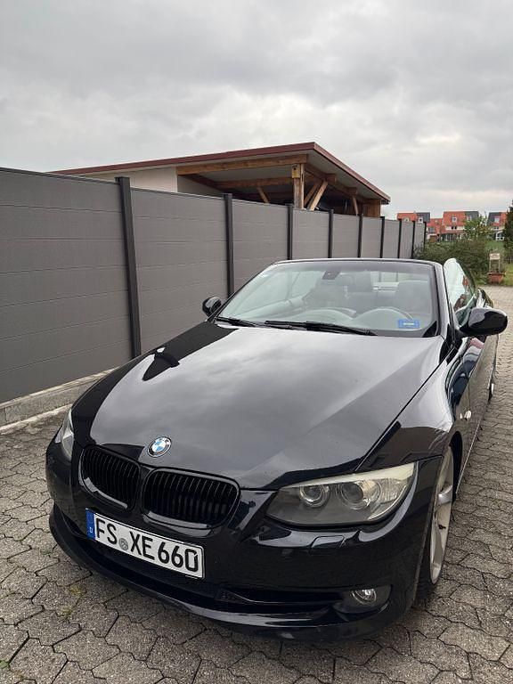 Gebraucht BMW 320 Cabriolet Performance 184 PS (135 kW) 2012 Schwarz Cabrio