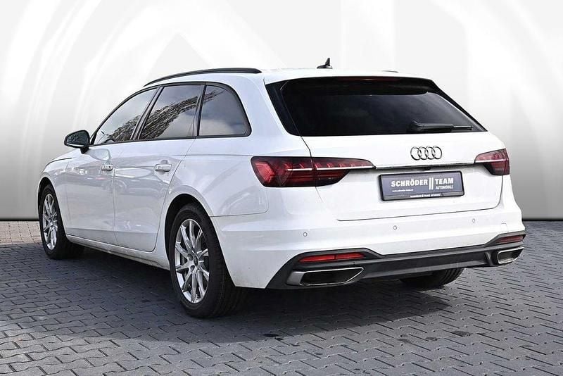 Gebraucht Audi A4 Sport 163 PS (119 kW) 2023 Weiß Kombi
