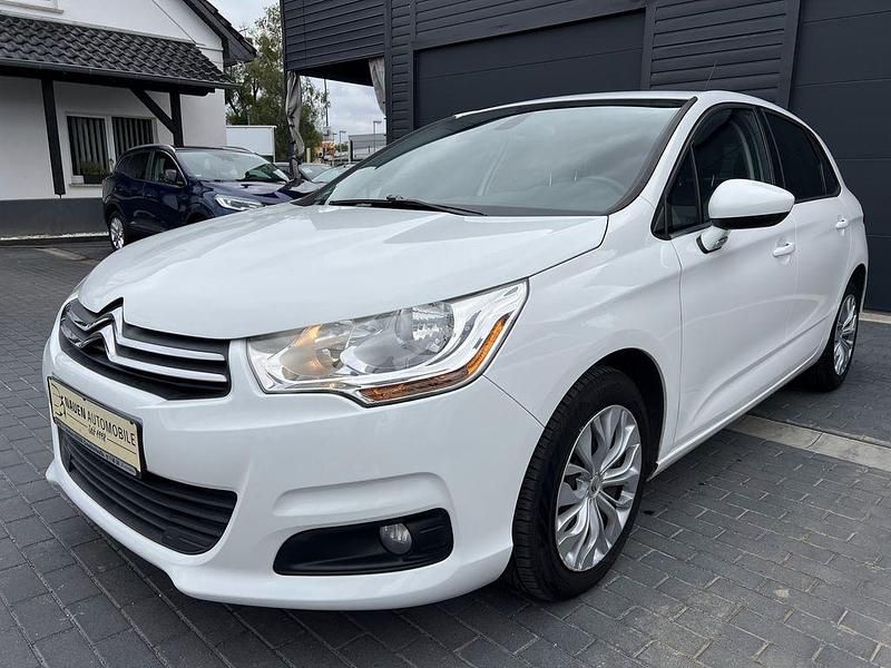 Weiß Gebraucht 2012 Citroën C4 SELECTION Limousine | 6.970 € (Etwas zu teuer) - Bild 1/4