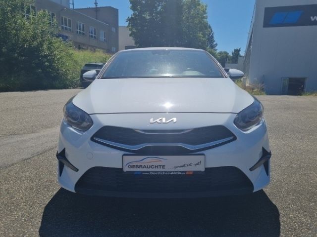 Gebraucht Kia Ceed 101 PS (74 kW) 2021 Weiß Kleinwagen