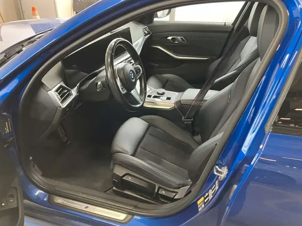 Gebraucht BMW 320e M Sport 204 PS (150 kW) 2023 Blau Limousine