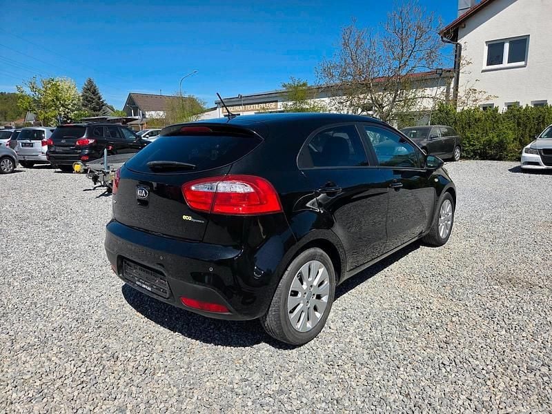 Gebraucht Kia Rio 75 PS (55 kW) 2013 Schwarz Limousine